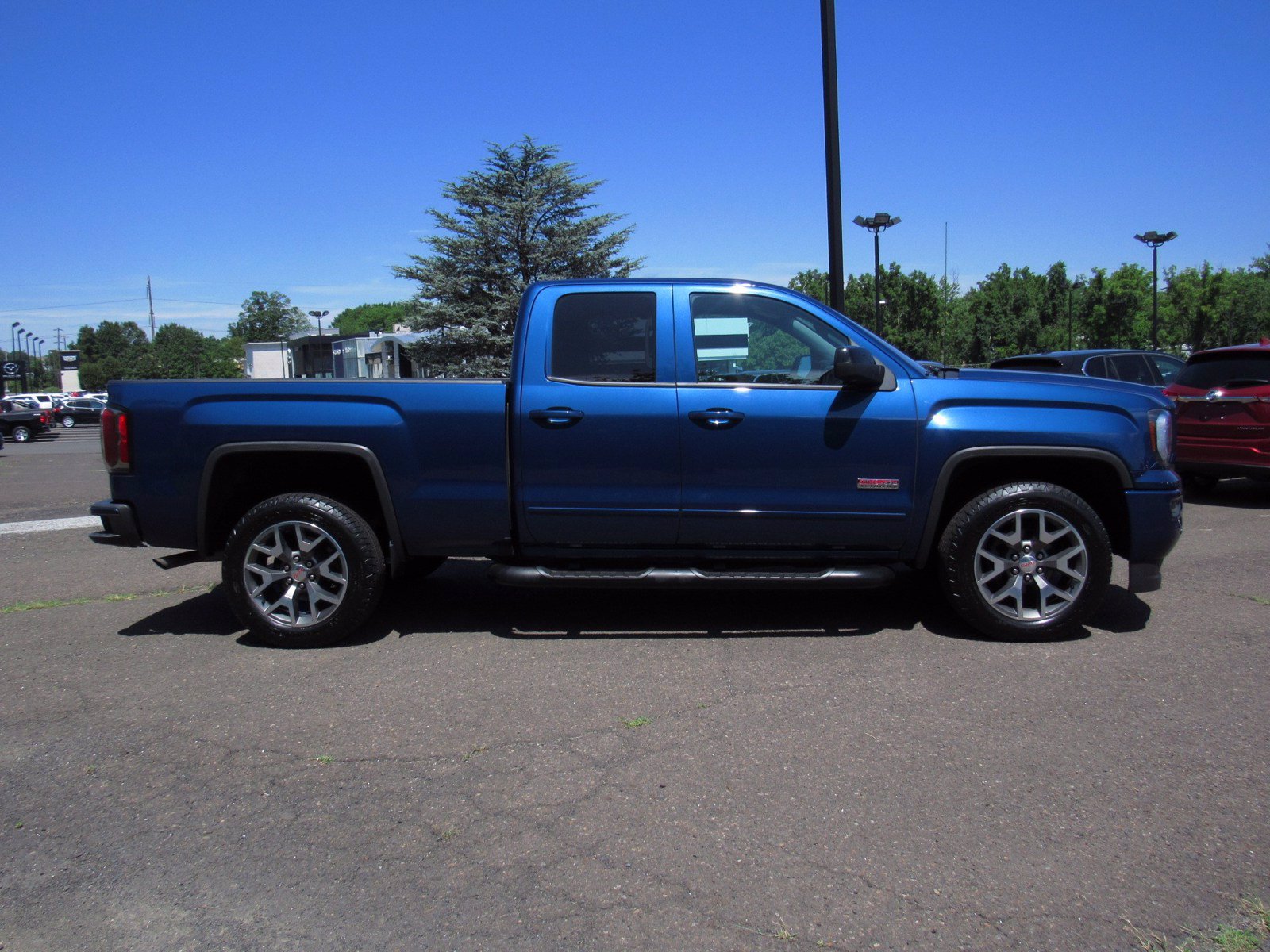 Pre-Owned 2017 GMC Sierra 1500 SLT 4WD Extended Cab Pickup